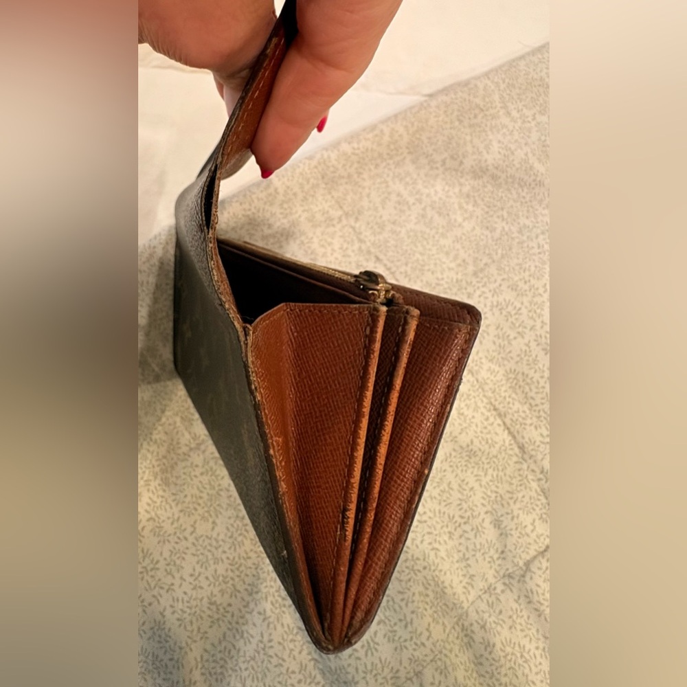 Authentic Vintage Louis Vuitton Wallet - Picture 16 of 16